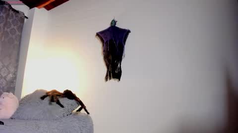 Snapshot of nina_fuentes chatting on October 20, 11:05 pm Catalina online show from October 20, 11:05 pm