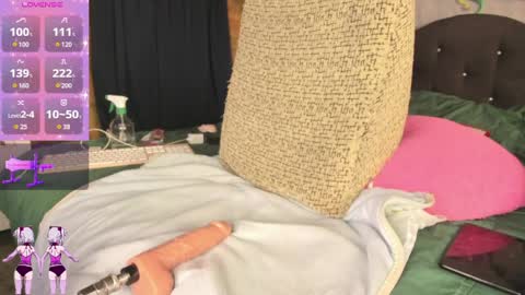 Nina Gauther  online show from April 8, 3:56 pm