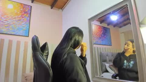 nina_glow_ online show from March 29, 11:21 am