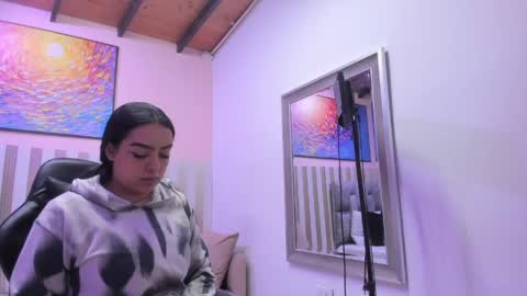 nina_glow_ online show from April 23, 11:20 am