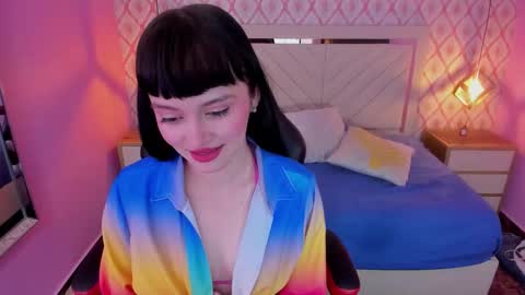 N I N A online show from October 21, 5:30 am