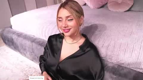 Angie online show from July 11, 2:25 am