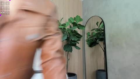 Snapshot of nina_soul chatting on December 2, 1:35 pm NINA online show from December 2, 1:35 pm
