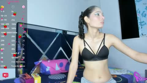 Snapshot of nina_vergara chatting on May 2, 1:10 am nina_vergara online show from May 2, 1:10 am