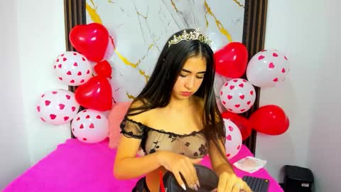 Nina online show from February 17, 8:04 pm