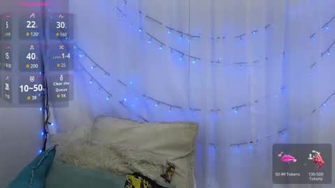 Ninaa fox online show from May 13, 4:59 pm