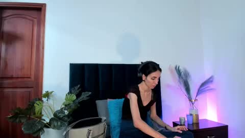 Snapshot of ninacavallli chatting on October 10, 6:51 pm Nina online show from October 10, 6:51 pm