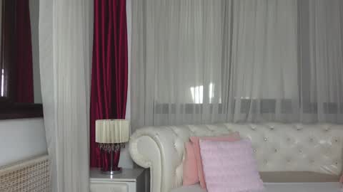 NinaCrystal online show from December 3, 7:21 am