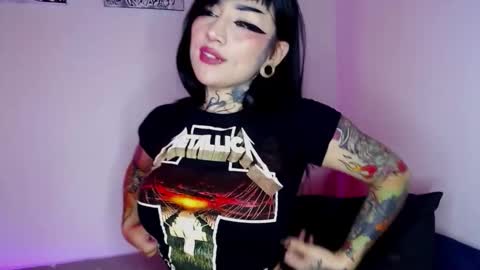  Heyyy guys Im Ninas crazy  online show from April 10, 3:39 pm