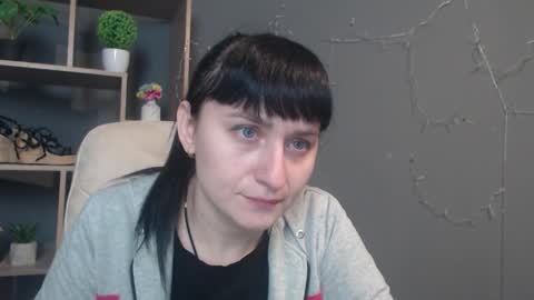 ninaflawlees online show from December 1, 12:54 pm