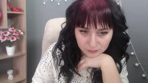 ninaflawlees online show from February 19, 7:26 am