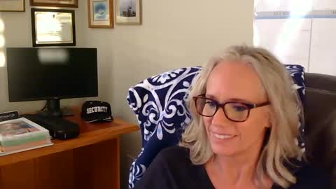 Snapshot of ninanite chatting on November 15, 10:15 pm ninanite online show from November 15, 10:15 pm