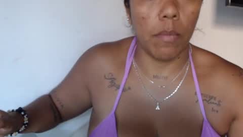 Snapshot of ninapalmer chatting on June 28, 10:05 pm Ninapalmer online show from June 28, 10:05 pm