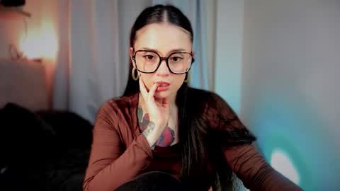 ninavolkov online show from October 30, 12:01 am