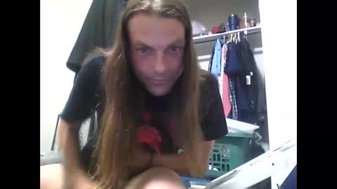 nineinchnailer313 online show from April 19, 9:08 am