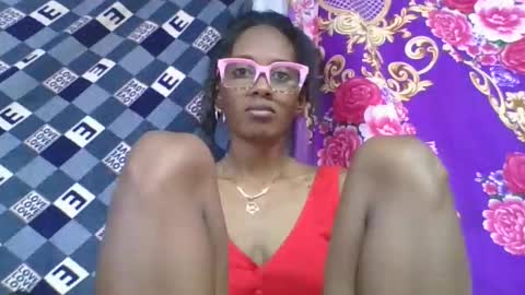 ninie246746 online show from April 17, 6:44 pm