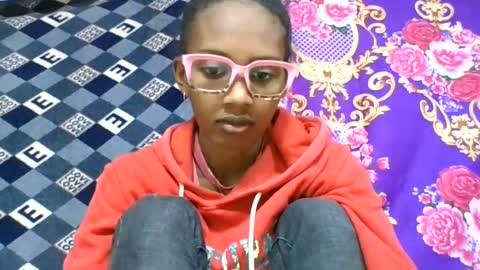ninie246746 online show from July 6, 5:15 am