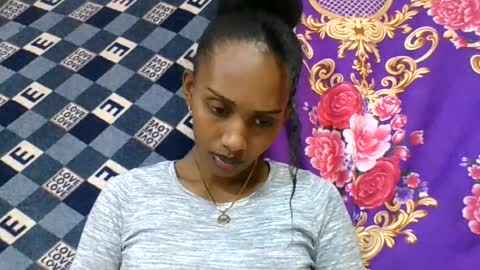 ninie246746 online show from July 11, 7:44 am