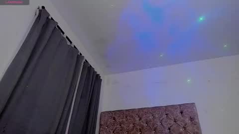 Snapshot of ninonbeart chatting on November 15, 9:54 pm Ninon Beart online show from November 15, 9:54 pm