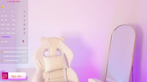 Snapshot of nix_kyy chatting on June 25, 5:12 am Nicki online show from June 25, 5:12 am