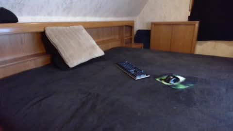 Snapshot of nixan85 chatting on October 4, 10:41 pm nixan85 online show from October 4, 10:41 pm