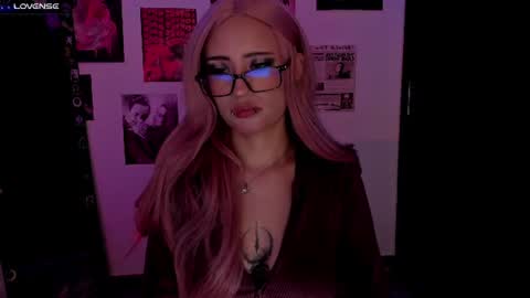 Snapshot of nixxie_ chatting on July 10, 2:16 am Nixxie online show from July 10, 2:16 am