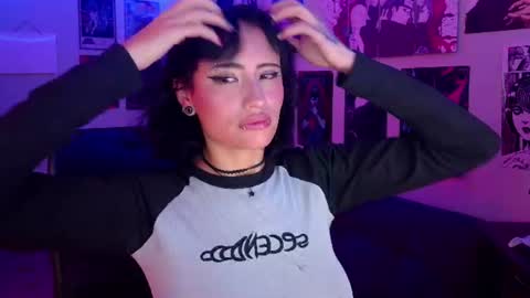 Snapshot of nixxie_ chatting on July 24, 4:10 am Nixxie online show from July 24, 4:10 am