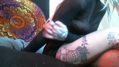 Snapshot of no_facequeen chatting on January 22, 5:17 pm Leah online show from January 22, 5:17 pm