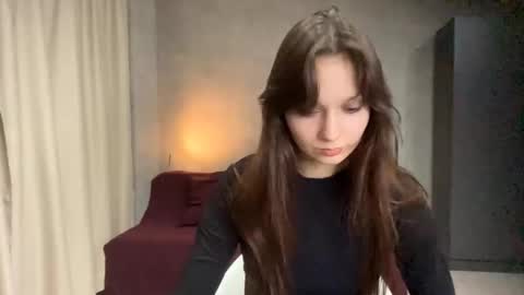 Nora online show from March 4, 8:15 pm