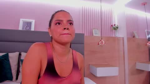 Snapshot of noa_blake chatting on October 22, 9:14 pm Noa online show from October 22, 9:14 pm