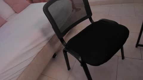 Snapshot of noa_blake chatting on November 6, 4:13 am Noa online show from November 6, 4:13 am