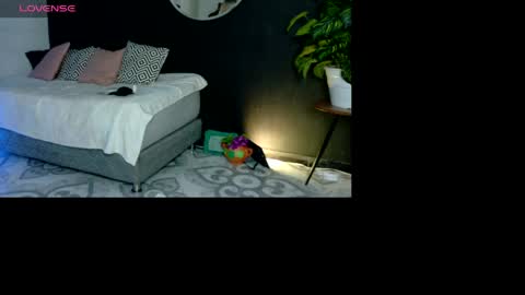 Noah  online show from April 18, 3:21 am