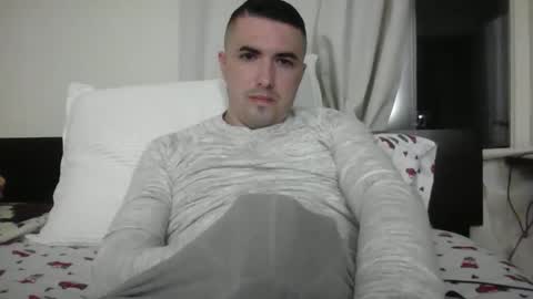 Snapshot of noah90911 chatting on December 20, 11:05 pm Noah online show from December 20, 11:05 pm