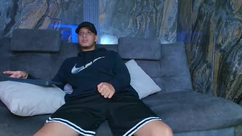 Snapshot of noah_blackk chatting on February 23, 1:30 pm noah_blackk online show from February 23, 1:30 pm