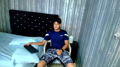 Snapshot of noah_blackk chatting on March 2, 1:29 pm noah_blackk online show from March 2, 1:29 pm