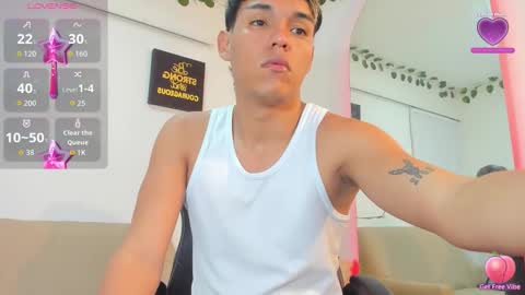 Snapshot of noah_carter66 chatting on October 13, 2:44 am noah online show from October 13, 2:44 am