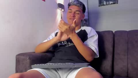 Snapshot of noah_carter66 chatting on October 16, 12:50 pm noah online show from October 16, 12:50 pm