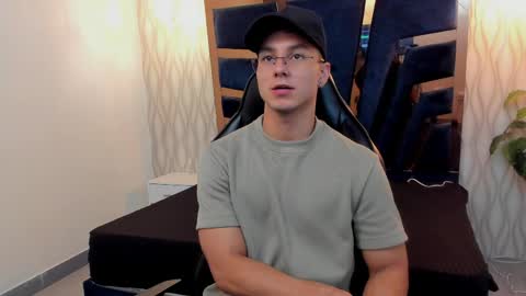 Noah online show from April 2, 4:15 pm