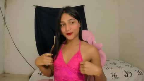 Snapshot of noah_cute18 chatting on November 2, 3:25 pm Noah online show from November 2, 3:25 pm