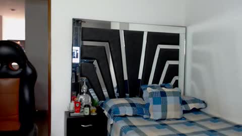 Noah Harris01 online show from February 22, 1:53 pm