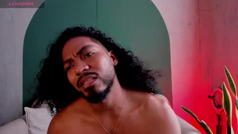 Noah online show from April 8, 5:24 pm