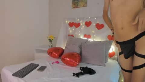 Snapshot of noah_lewiss chatting on February 16, 11:50 am NOAH online show from February 16, 11:50 am