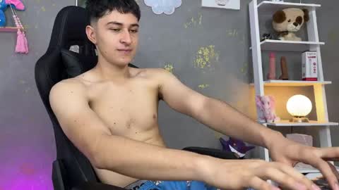 noah  online show from April 15, 12:23 pm