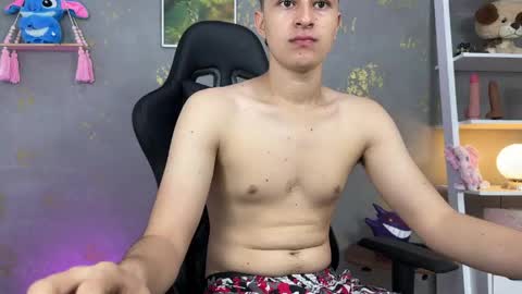 noah  online show from April 16, 10:27 am