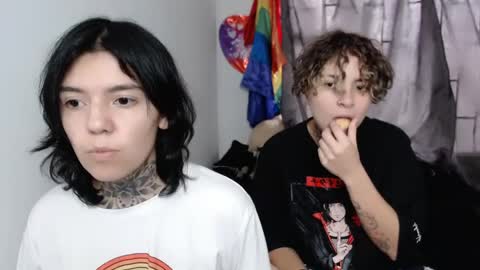 Snapshot of noah_martini chatting on December 29, 8:04 pm noah hehim online show from December 29, 8:04 pm