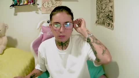 Snapshot of noah_martini chatting on March 2, 3:52 am noah hehim online show from March 2, 3:52 am