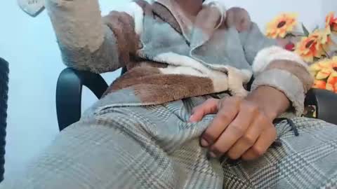 Snapshot of noah_miller7 chatting on February 8, 3:19 am Noah Millers online show from February 8, 3:19 am