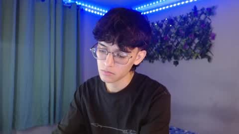 noah online show from April 12, 5:01 am