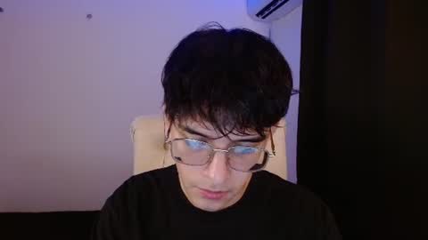 Snapshot of noah_millerx_ chatting on August 1, 8:41 pm noah online show from August 1, 8:41 pm