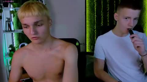 Snapshot of noah_nero chatting on July 4, 7:09 pm Noah online show from July 4, 7:09 pm
